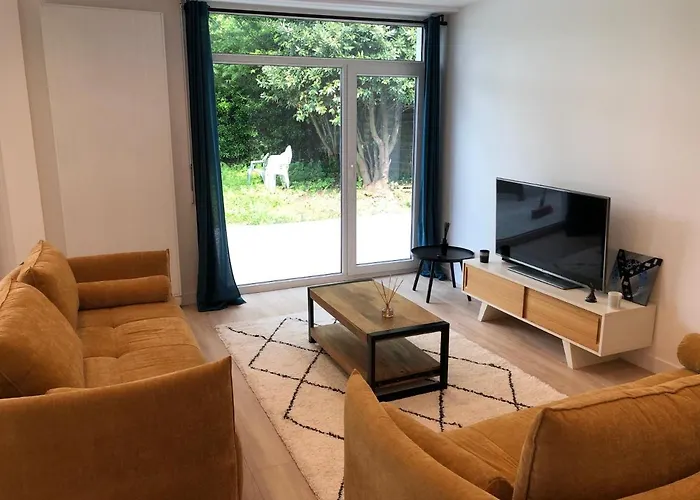 度假居 Modern House Next Disneyland *