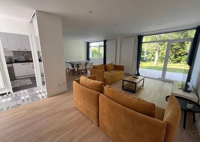 度假居 Modern House Next Disneyland